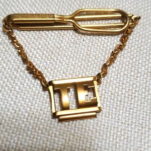Vintage Swank Gold Tone initials "TE" tie clip.